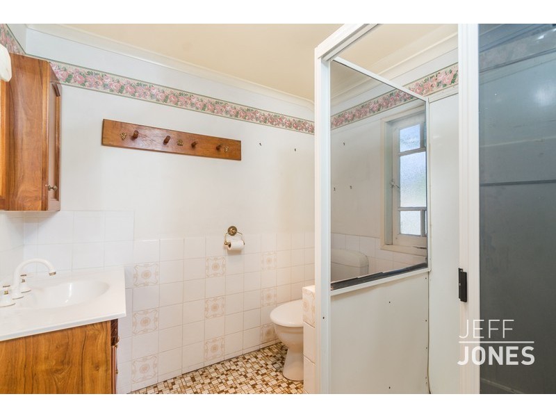 94 Victoria Terrace, Greenslopes QLD 4120