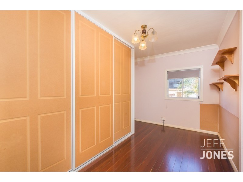 94 Victoria Terrace, Greenslopes QLD 4120