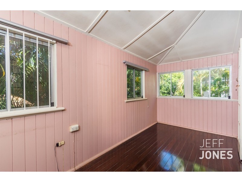 94 Victoria Terrace, Greenslopes QLD 4120