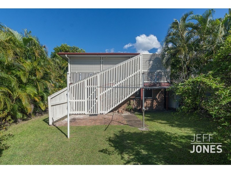 94 Victoria Terrace, Greenslopes QLD 4120