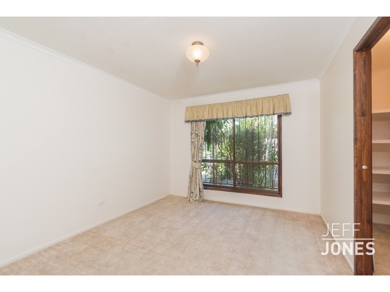 9 Caldicot Place, Carindale QLD 4152