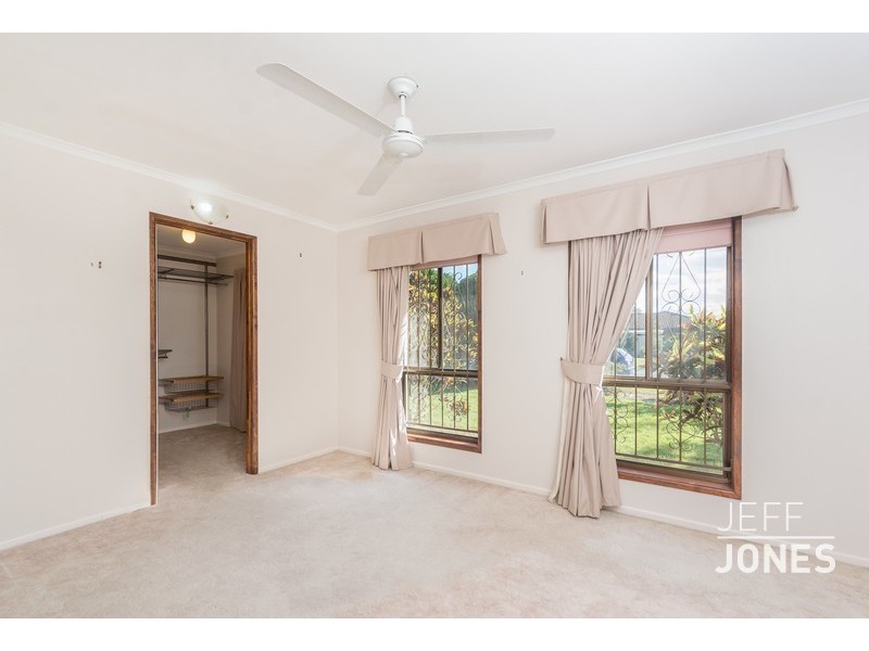 9 Caldicot Place, Carindale QLD 4152