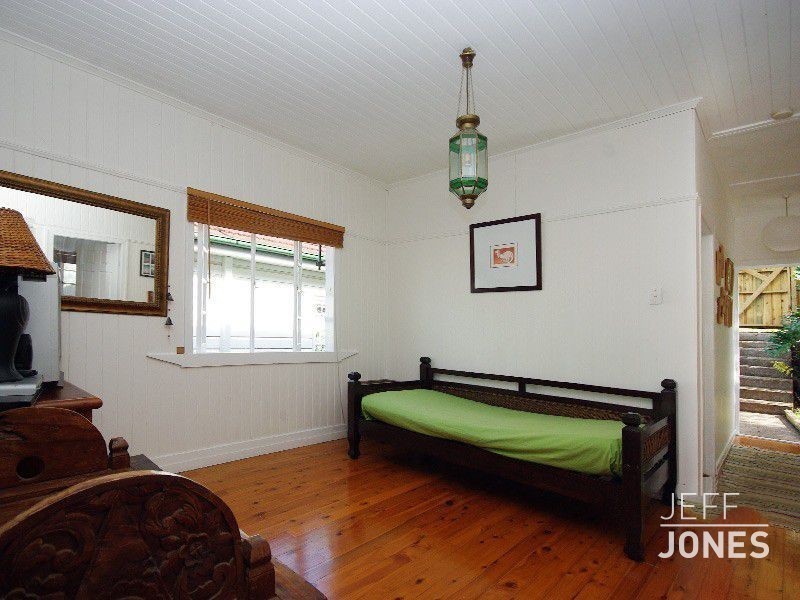 44 Hockings Street, Holland Park QLD 4121