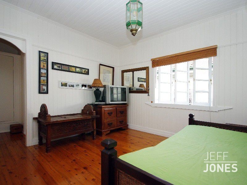 44 Hockings Street, Holland Park QLD 4121