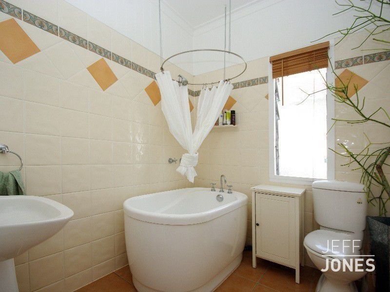 44 Hockings Street, Holland Park QLD 4121