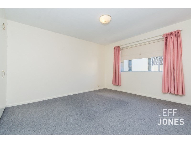 2/42 Chatsworth Road, Greenslopes QLD 4120