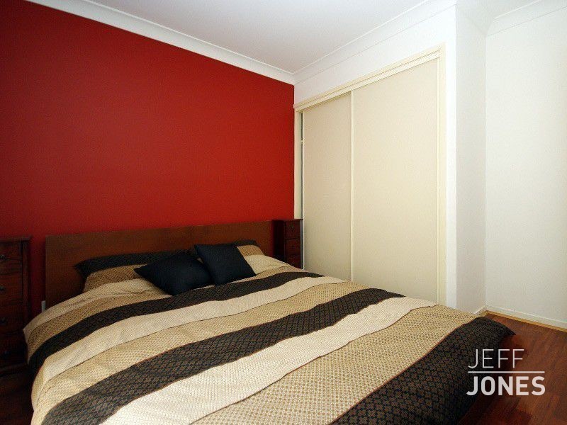 8/33 Lilly Street, Greenslopes QLD 4120