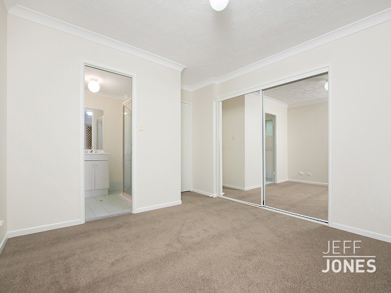 2/30 Wilton Terrace, Yeronga QLD 4104
