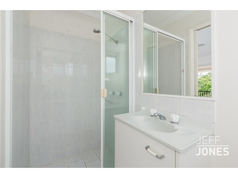 4/45 Macaulay Street, Coorparoo QLD 4151