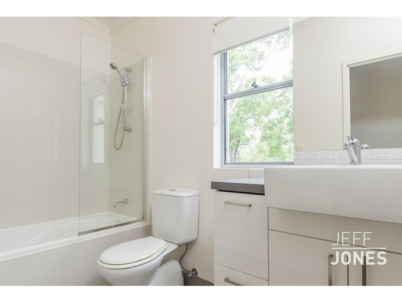 34/108 Nicholson Street, Greenslopes QLD 4120