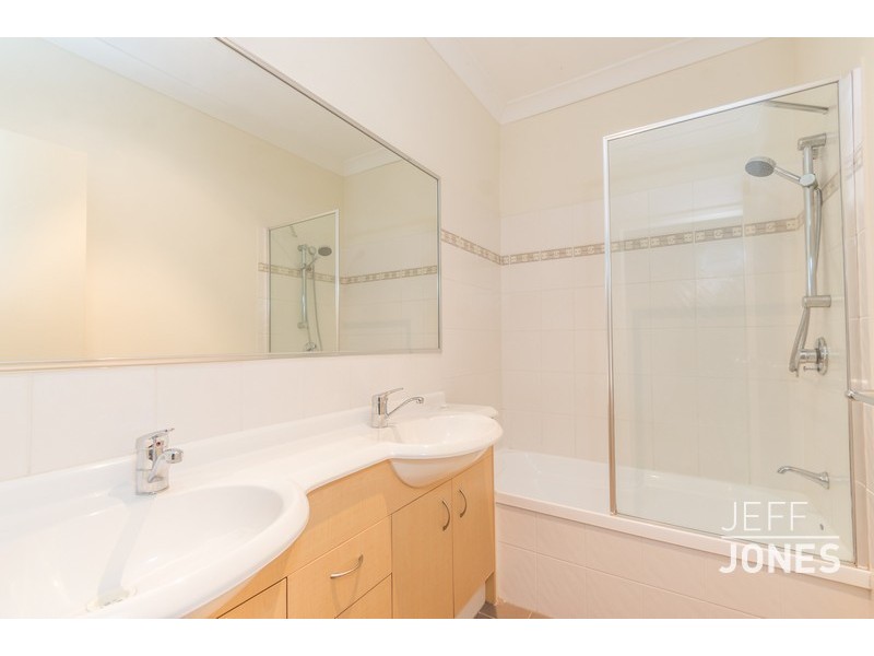 2/96 Marquis Street, Greenslopes QLD 4120