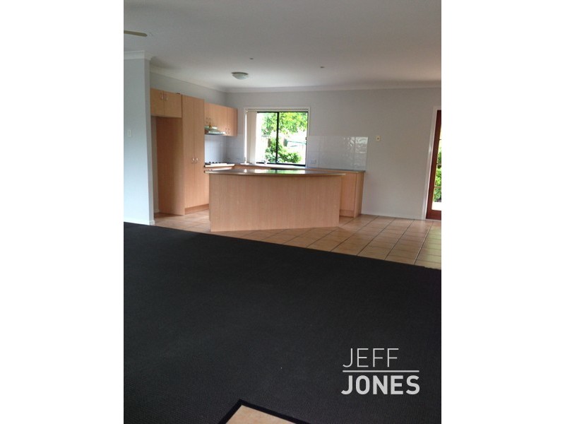 33 Newdegate Street, Greenslopes QLD 4120