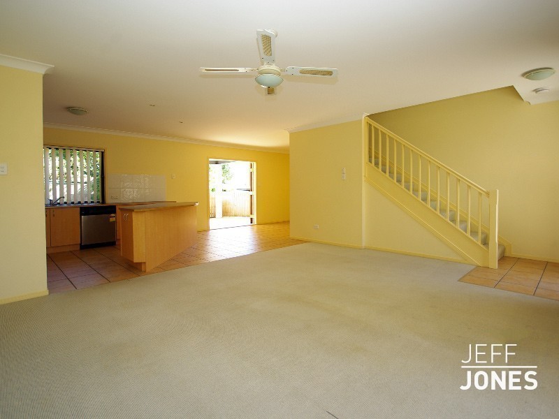 33 Newdegate Street, Greenslopes QLD 4120