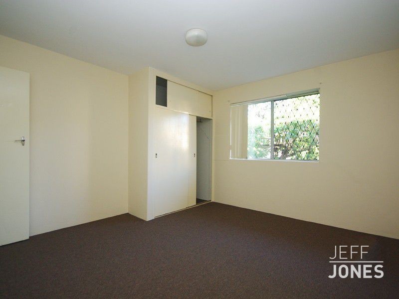 2/186 Juliette Street, Greenslopes QLD 4120