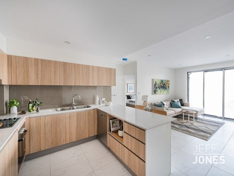 Unit 6 / 902 Logan Road, Holland Park QLD 4121