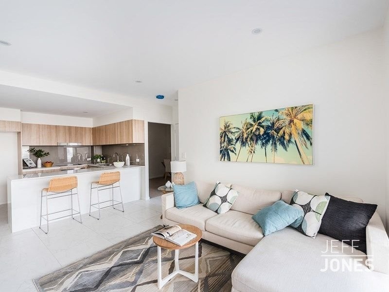 Unit 6 / 902 Logan Road, Holland Park QLD 4121