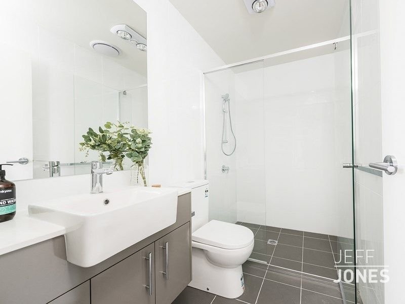 Unit 6 / 902 Logan Road, Holland Park QLD 4121