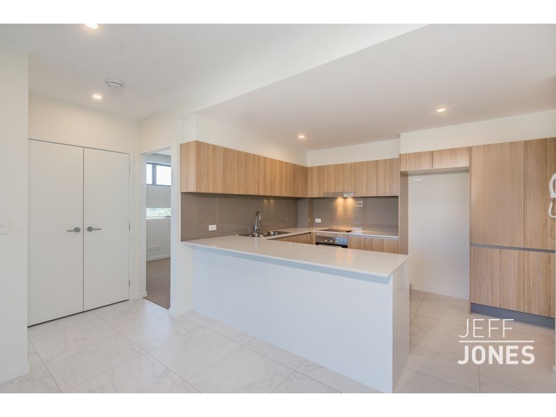 Unit 6 / 902 Logan Road, Holland Park QLD 4121