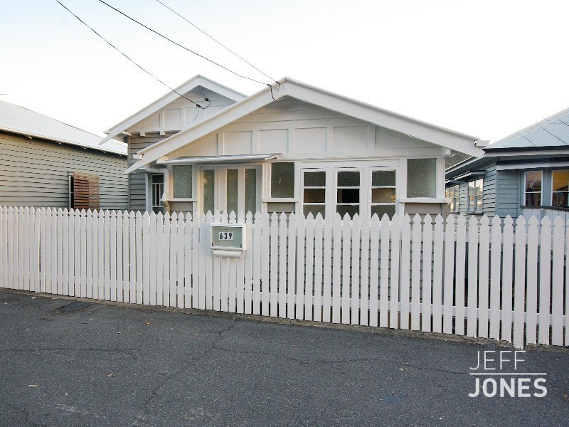 639 Logan Road, Greenslopes QLD 4120