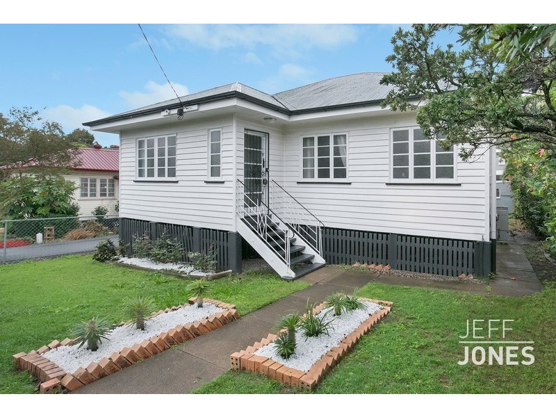 32 Drummond Street, Greenslopes QLD 4120