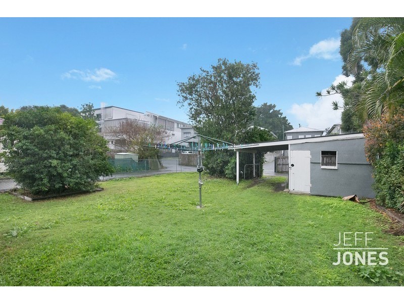 32 Drummond Street, Greenslopes QLD 4120