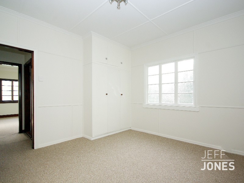 32 Drummond Street, Greenslopes QLD 4120