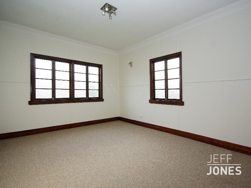 32 Drummond Street, Greenslopes QLD 4120