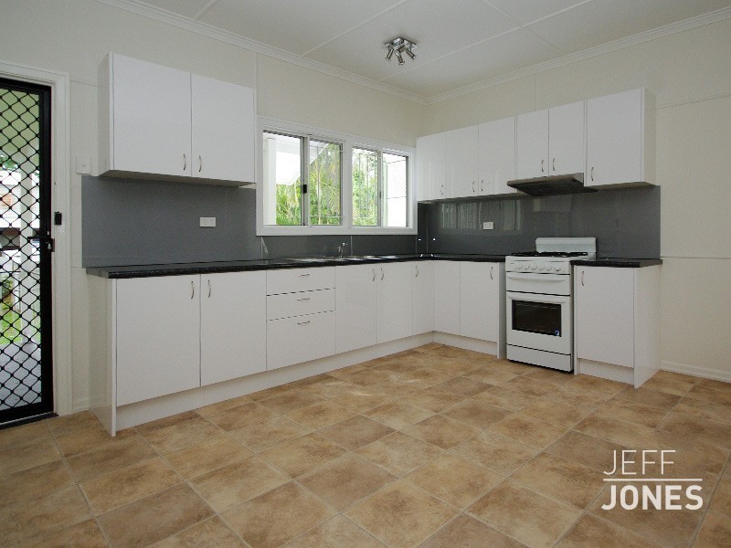 32 Drummond Street, Greenslopes QLD 4120