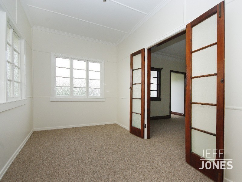 32 Drummond Street, Greenslopes QLD 4120