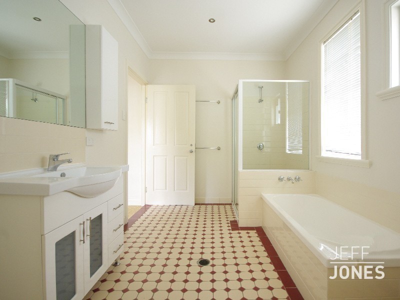 36A Brae Street, Coorparoo QLD 4151