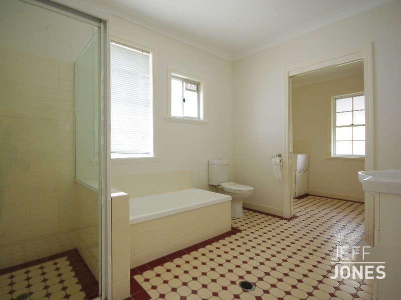 36A Brae Street, Coorparoo QLD 4151