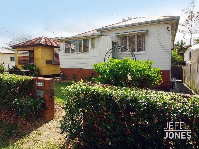 32 Nelson Street, Coorparoo QLD 4151