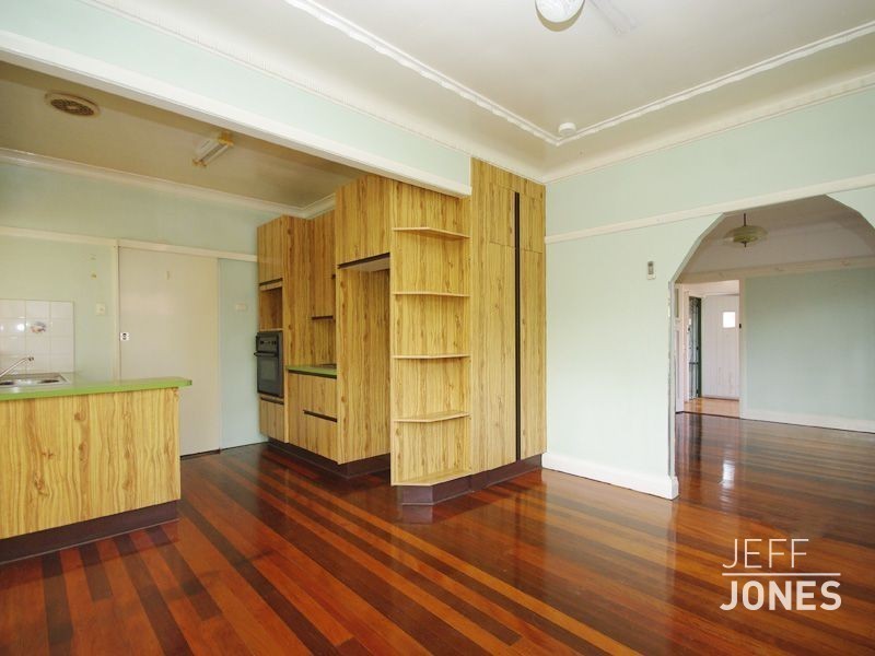 32 Nelson Street, Coorparoo QLD 4151