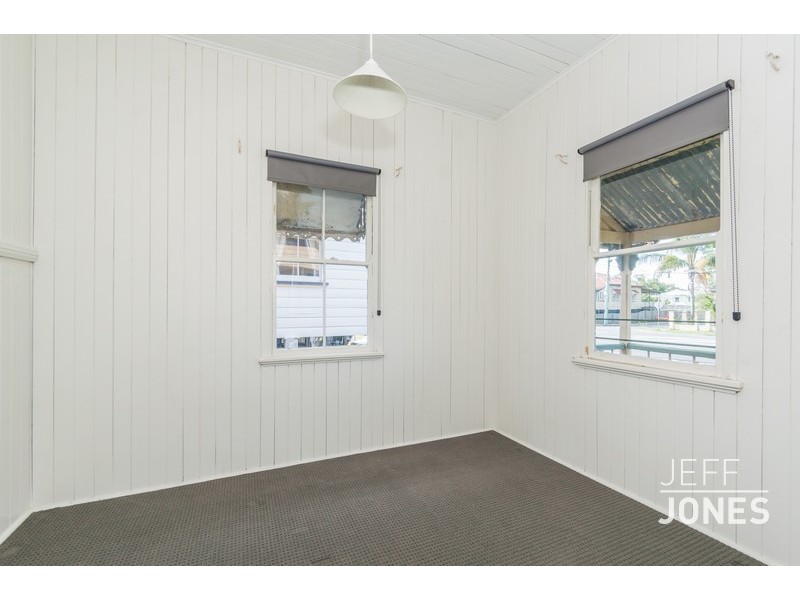 95 Old Cleveland Rd, Greenslopes QLD 4120