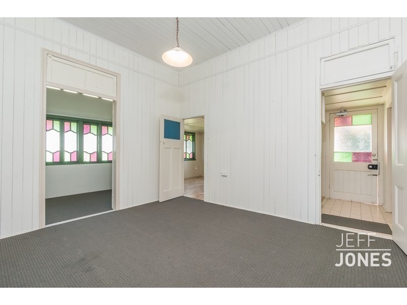 95 Old Cleveland Rd, Greenslopes QLD 4120