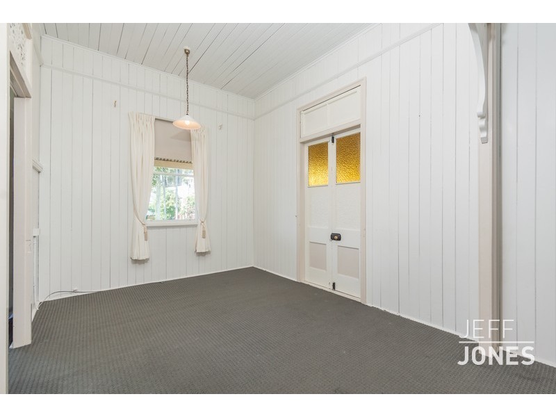 95 Old Cleveland Rd, Greenslopes QLD 4120