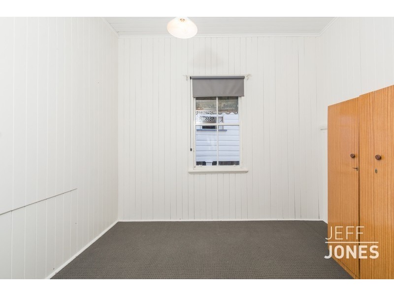 95 Old Cleveland Rd, Greenslopes QLD 4120