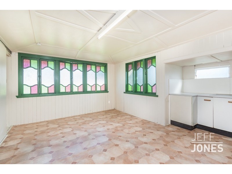 95 Old Cleveland Rd, Greenslopes QLD 4120