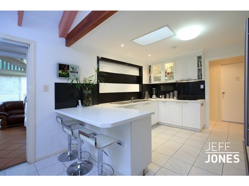 357 Pine Mountain Road, Carindale QLD 4152