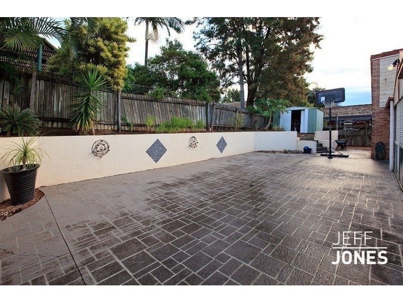 357 Pine Mountain Road, Carindale QLD 4152