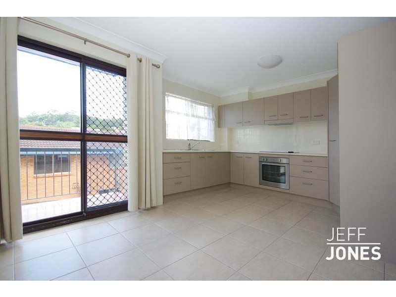 2/58 Peach Street, Greenslopes QLD 4120