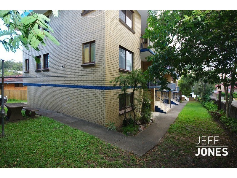 2/58 Peach Street, Greenslopes QLD 4120