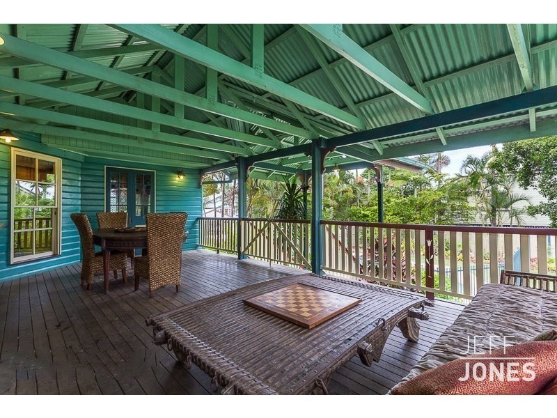 39 Knowsley Street, Greenslopes QLD 4120