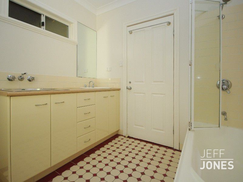 36B Brae Street, Coorparoo QLD 4151