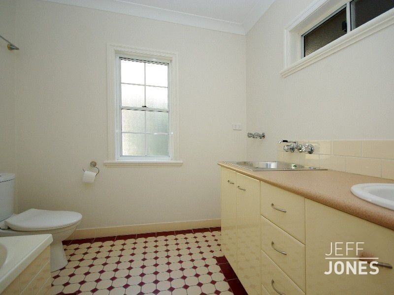 36B Brae Street, Coorparoo QLD 4151