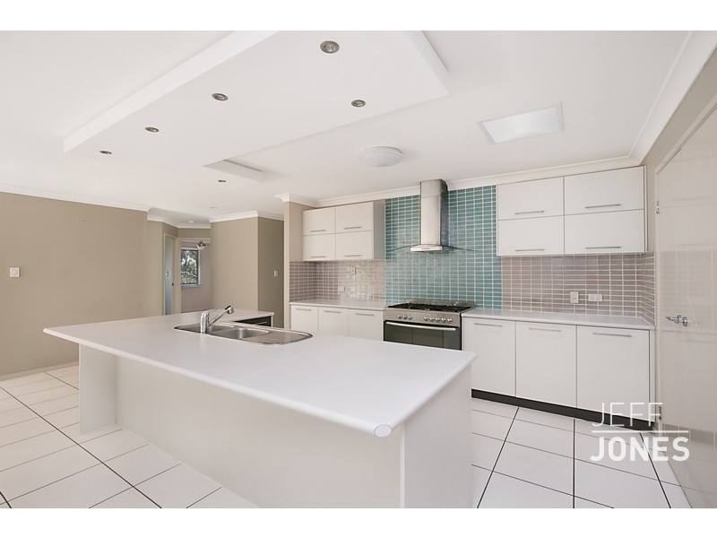 6 O’Connor Crescent, Mansfield QLD 4122