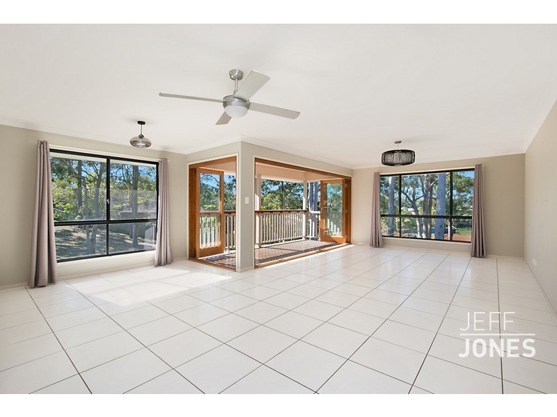 6 O’Connor Crescent, Mansfield QLD 4122