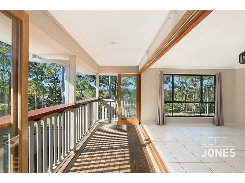 6 O’Connor Crescent, Mansfield QLD 4122