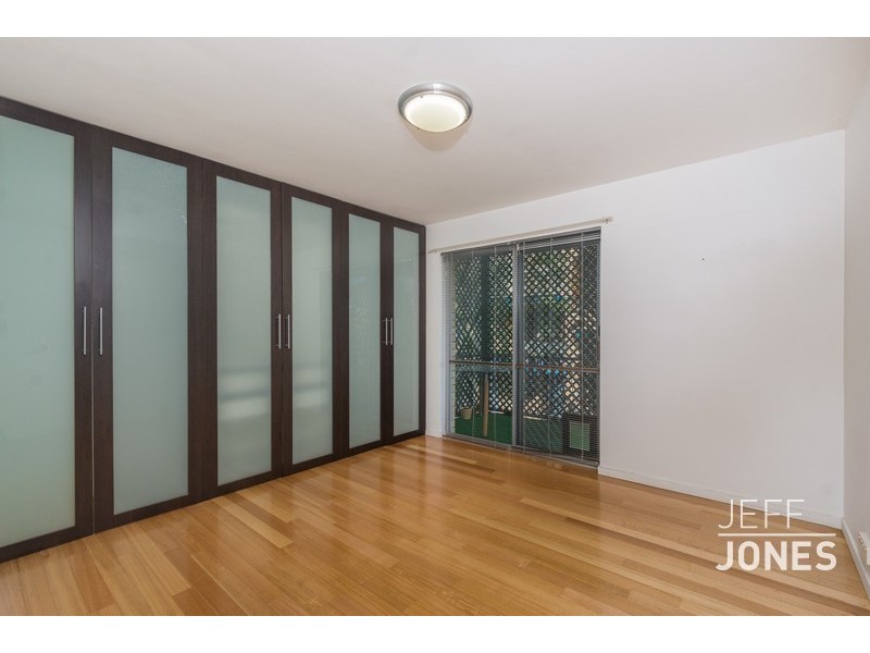 2/54 Peach Street, Greenslopes QLD 4120