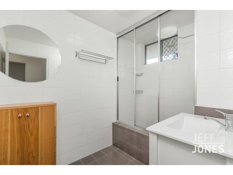 2/54 Peach Street, Greenslopes QLD 4120